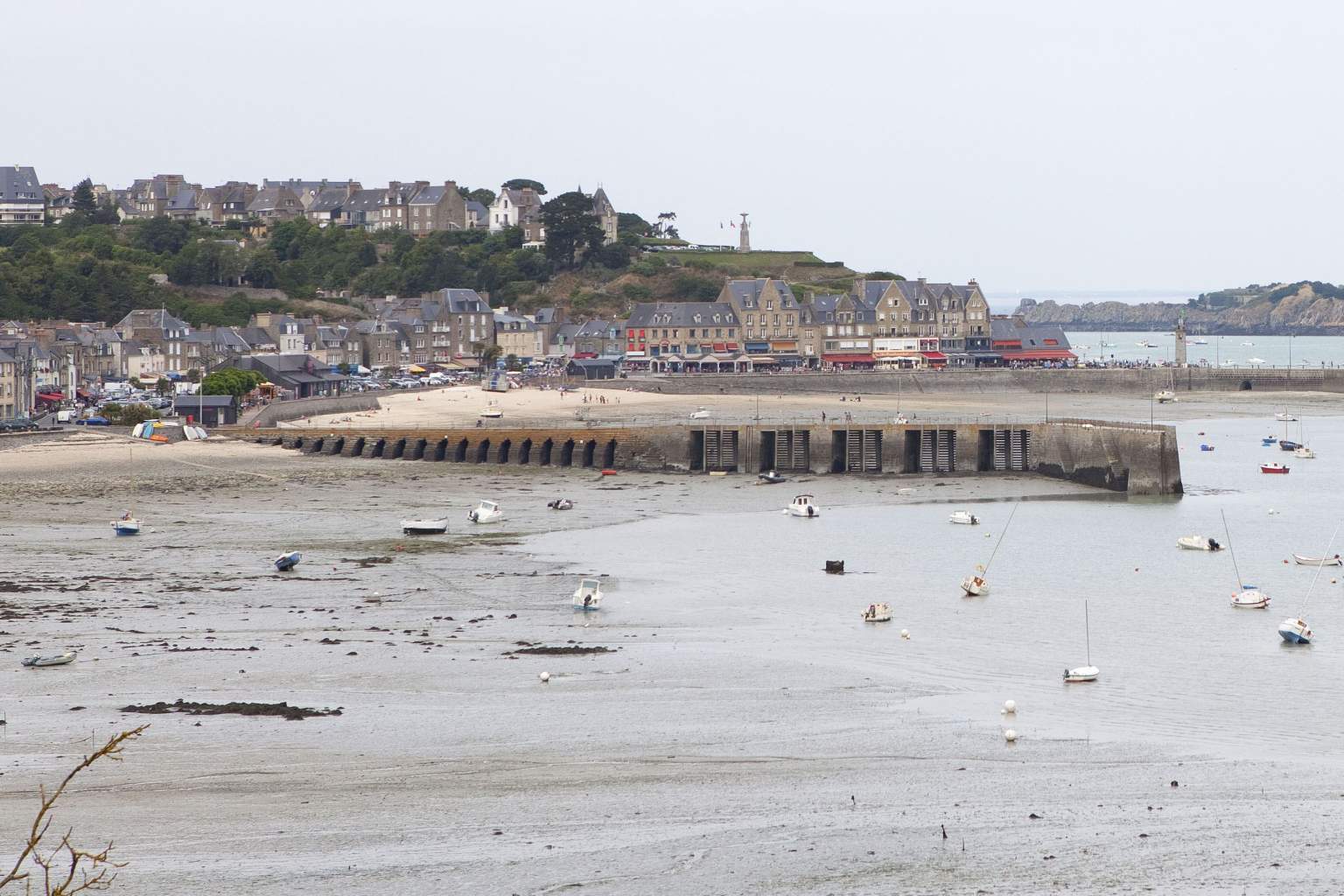 Cancale's beach