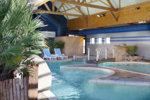 Indoor swimming-pool heated to 30°C at the residence "Le Village Cancalais"